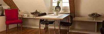 Hotel Nocturne Gourmet - - Stube