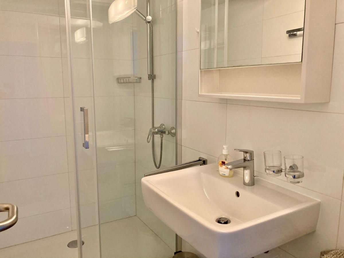 Lakeside - Easy Self Check-in Apartment *