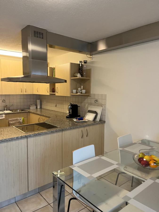 Amazing Lakeview Flat *