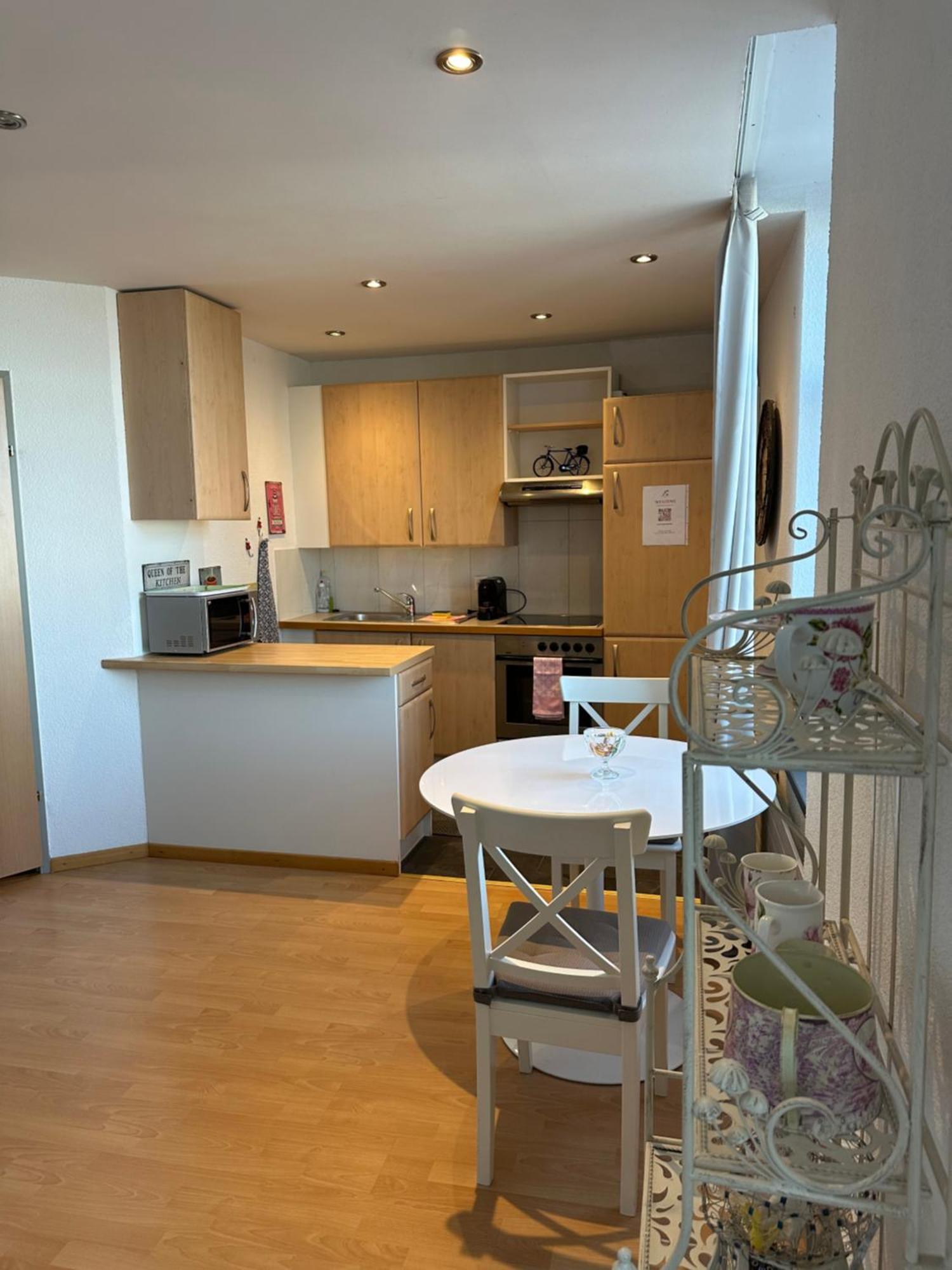 Lakeside - Easy Self Check-in Apartment