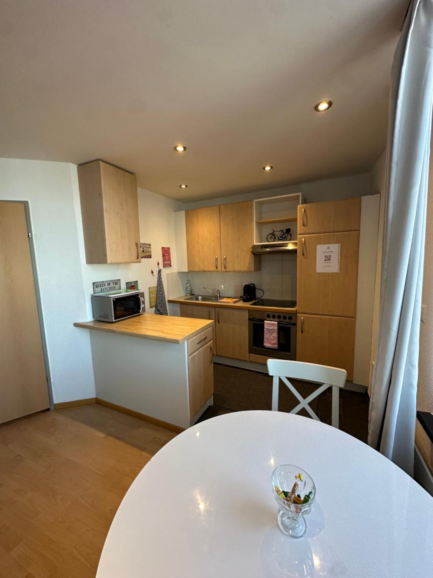 Lakeside - Easy Self Check-in Apartment