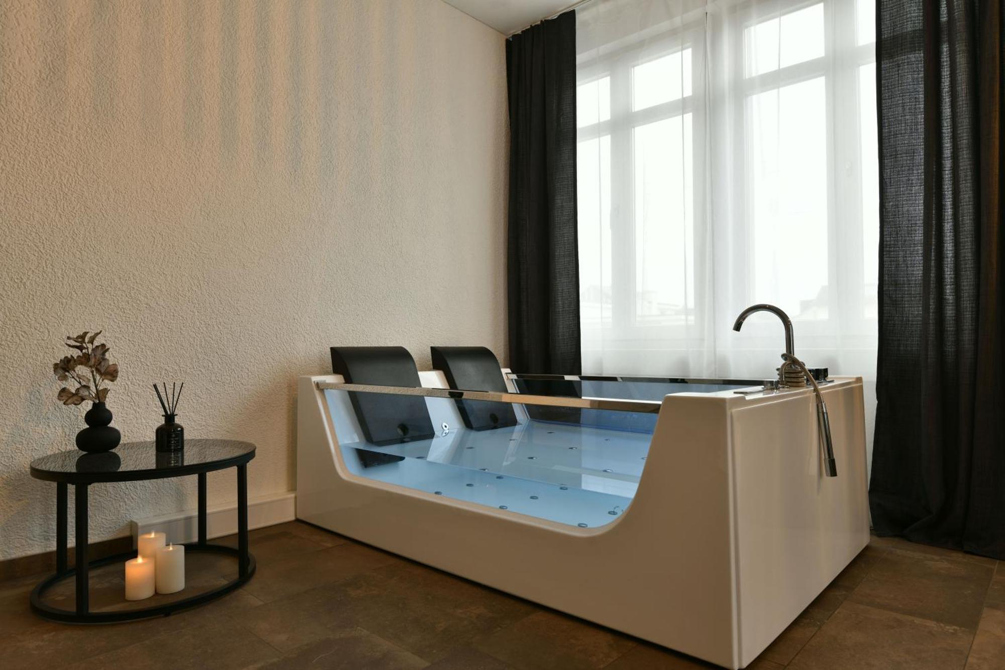 S-cape Suite&spa Horn